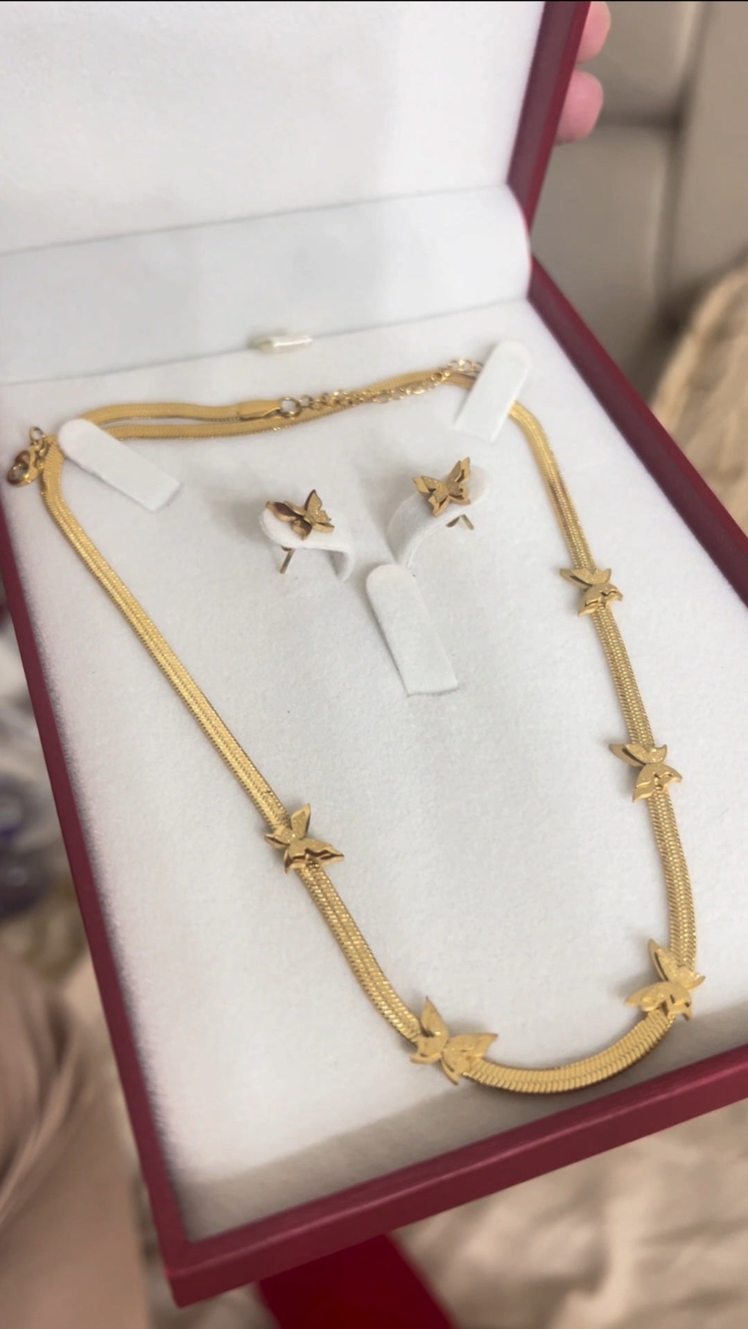 Collier et boucles d’oreilles